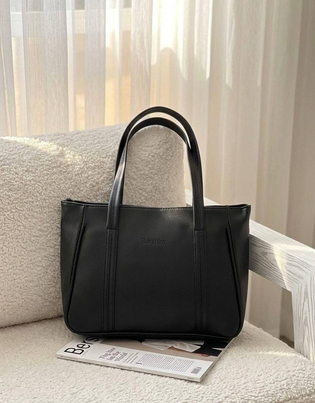 کیف دوشی Bershka